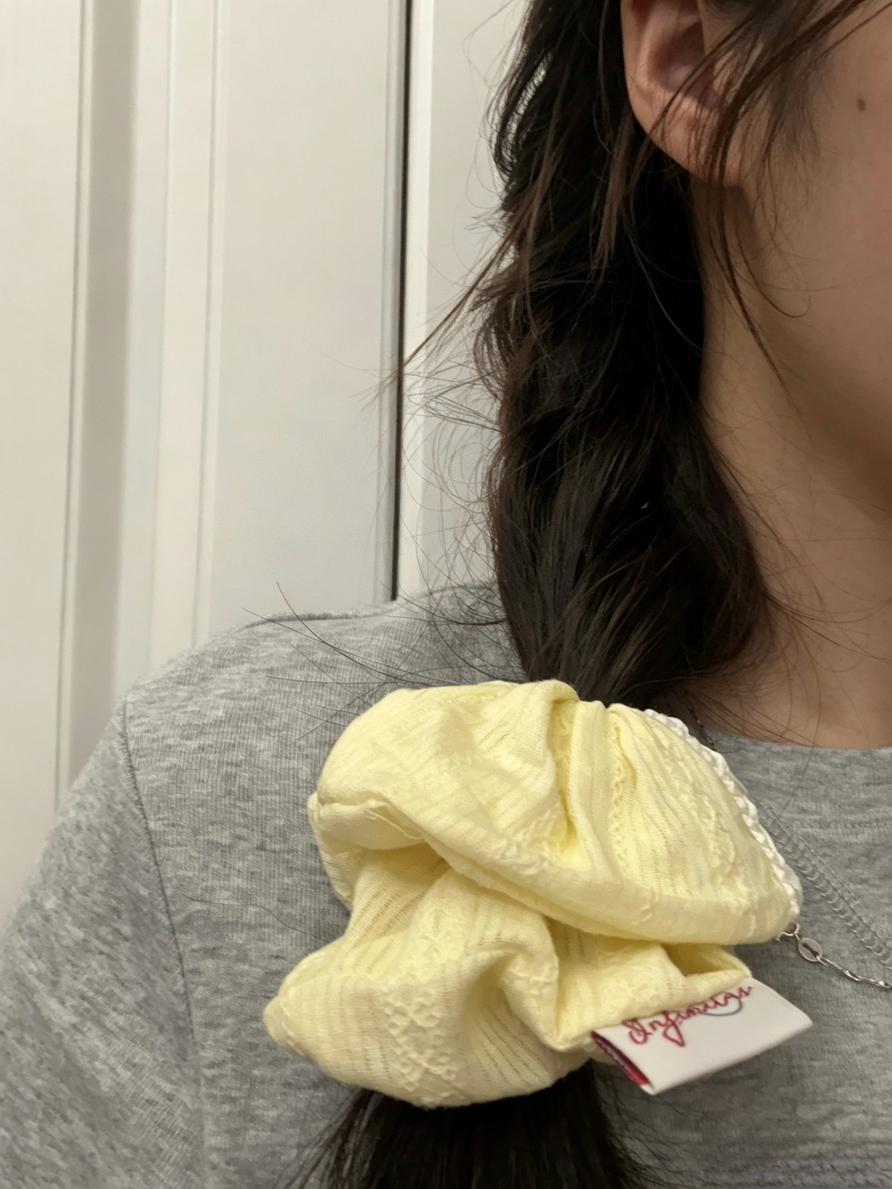 淺黃蕾絲髮圈 Light Yellow Lace Scrunchie
