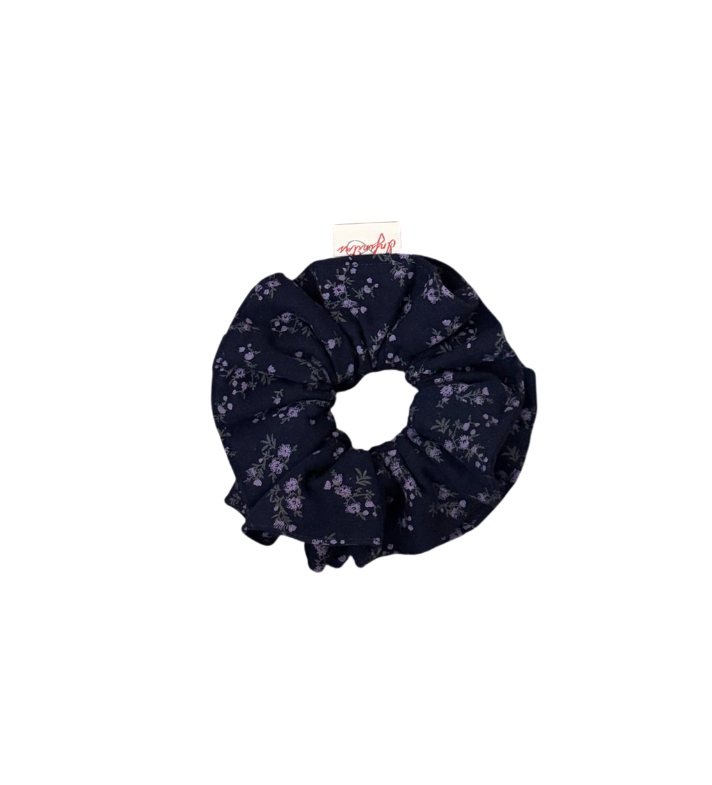 藏青色紫碎花發圈 Navy Scrunchie with Purple Blooms