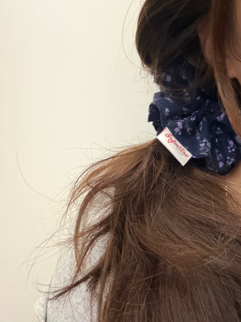 藏青色紫碎花發圈 Navy Scrunchie with Purple Blooms