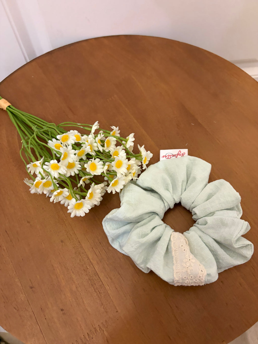 薄荷綠蕾絲髮圈 Mint Green Lace Scrunchie
